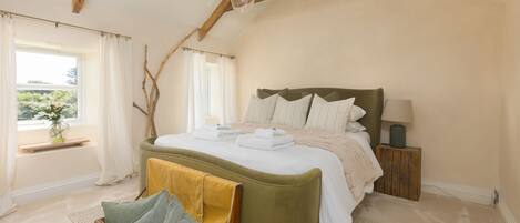 2 Schlafzimmer, Schreibtisch, Bügeleisen/Bügelbrett, WLAN