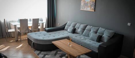 Leilighet | Oppholdsområde | TV