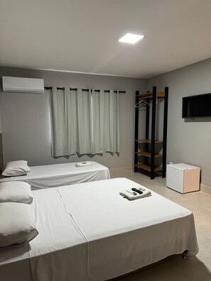 独特客房, 多张床, 庭院景观 | 防过敏的被褥、熨斗/熨衣板、免费 WiFi、床单