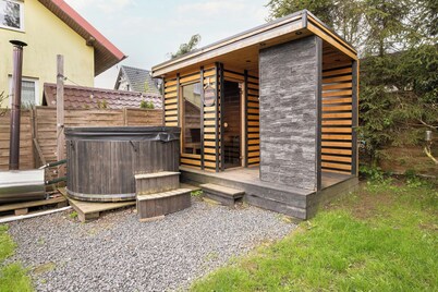 Dom Słoneczna z Sauną i Balią by Renters