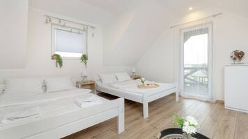 Casa, 1 habitación, cocina, junto al lago | 1 habitación y ropa de cama