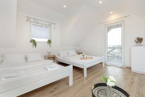 House, 1 Bedroom, Kitchen, Lakeside