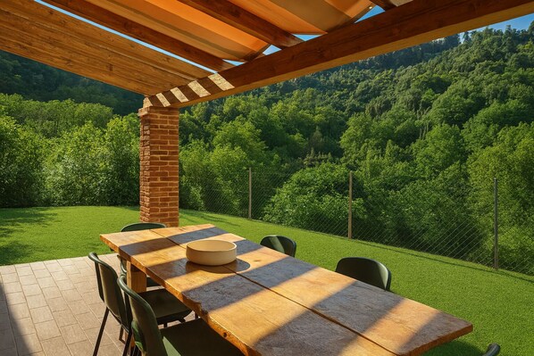 تناول الطعام بالخارج