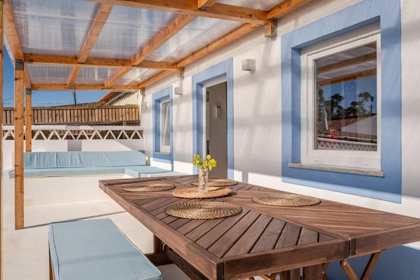 Cottage | Outdoor dining - Cottage in Aljezur- 2 bed Ensuite-casinha da Ivone (Aljezur)