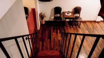 Hypo-allergenic bedding, laptop workspace, free WiFi, bed sheets