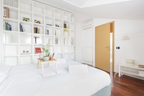 2 bedrooms, desk, iron/ironing board, WiFi - Easylife - Cozy two-level unit in Isola (Milano)