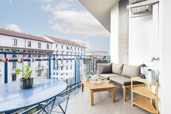 Outdoor dining - Easylife - Cozy two-level unit in Isola (Milano)