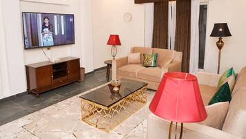 Luxury Suite, Mountain View | In-room safe, desk, soundproofing, iron/ironing board