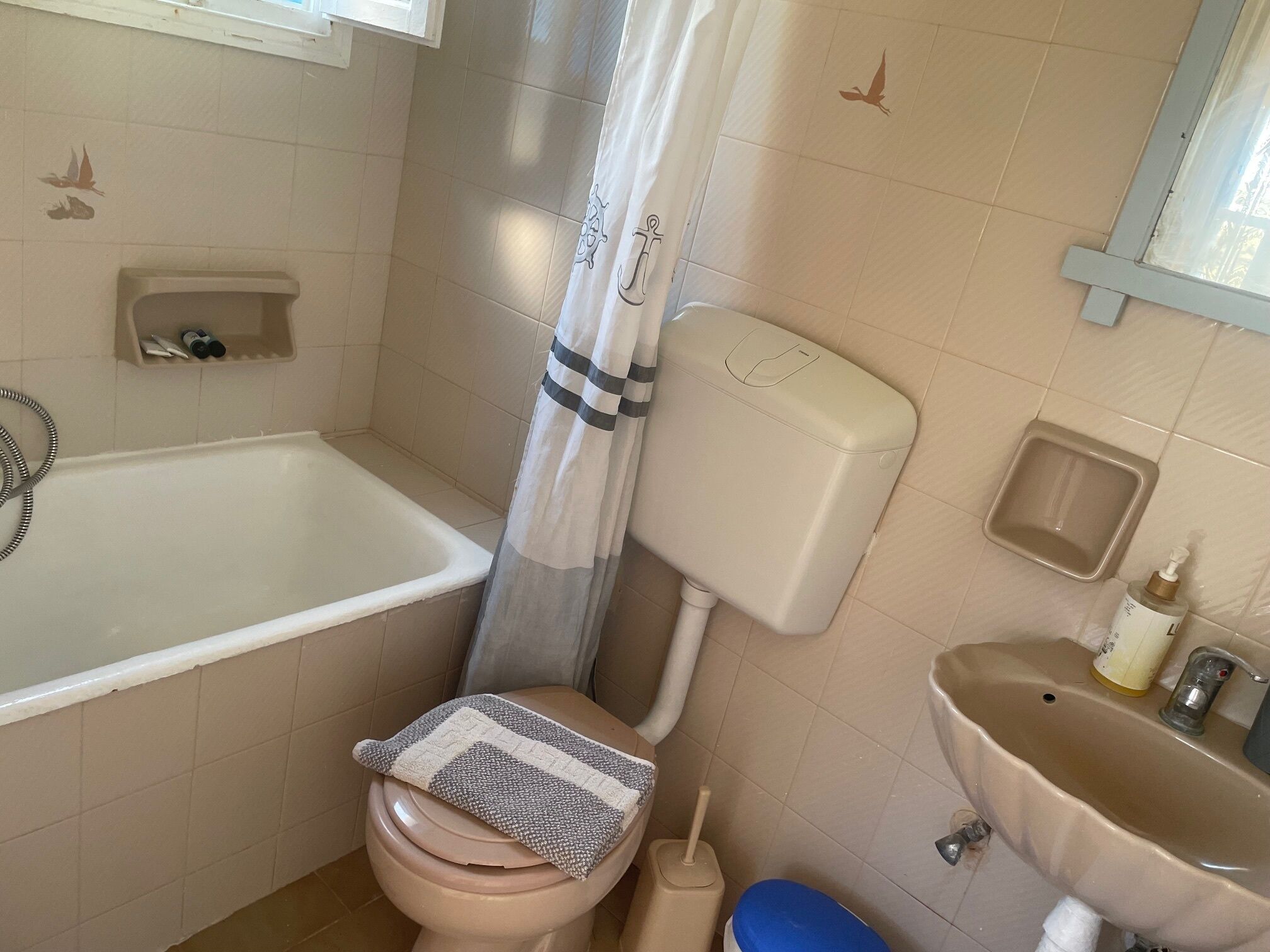 Comfort Double Room, Balcony, Garden View | Bathroom | Rainfall showerhead, hair dryer, bidet, towels