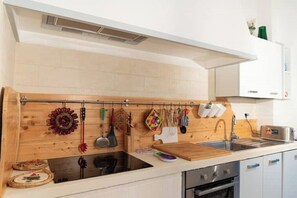 Fridge, microwave, oven, stovetop - Villa Anna (Buonconvento)