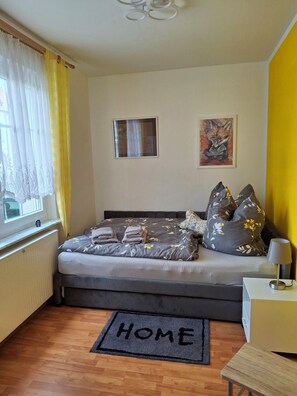 4 bedrooms, desk, iron/ironing board, travel crib