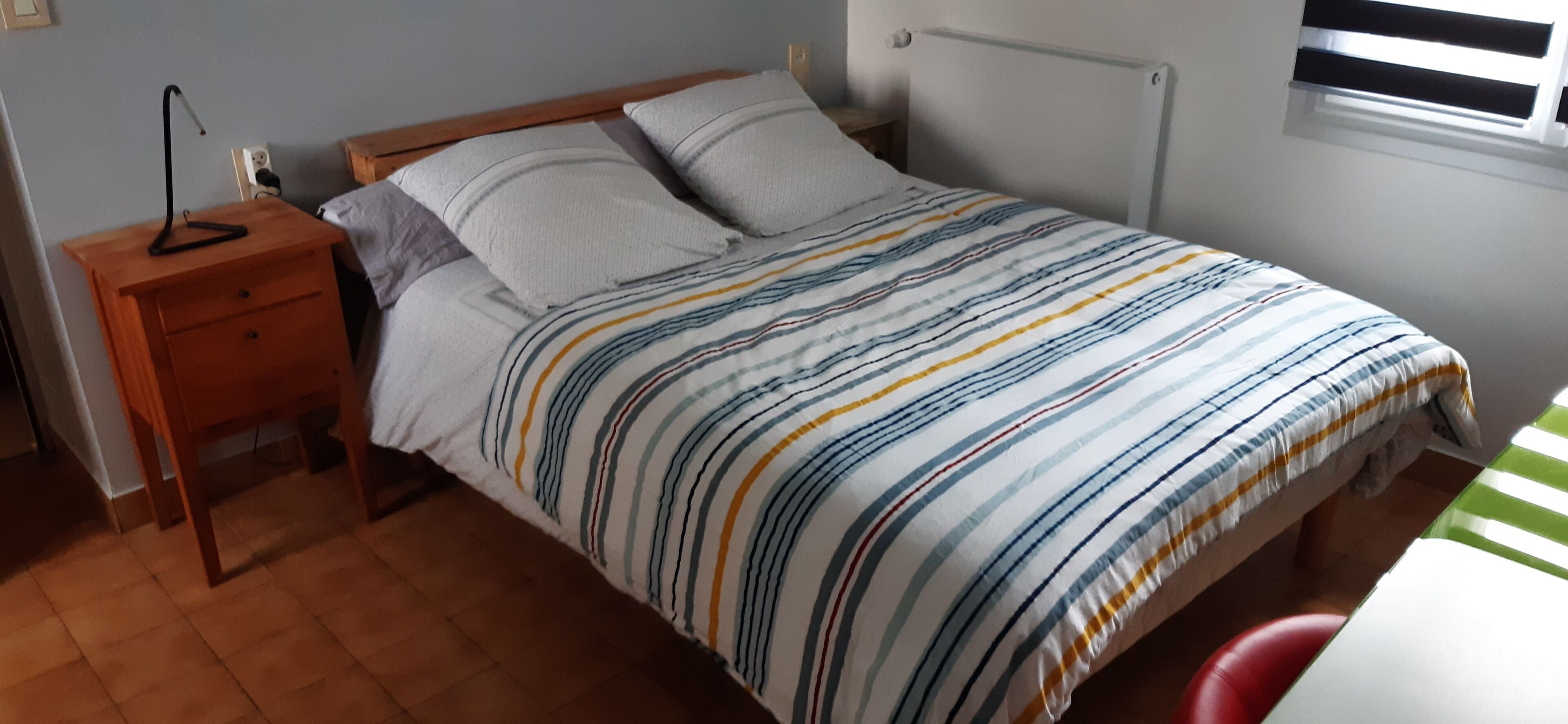 2 室のベッドルーム、WiFi、ベッドシーツ