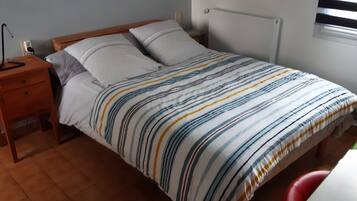 2 bedrooms, WiFi, bed sheets