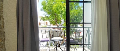 标准房 | 高档床上用品、客房内保险箱、熨斗/熨板、免费 WiFi