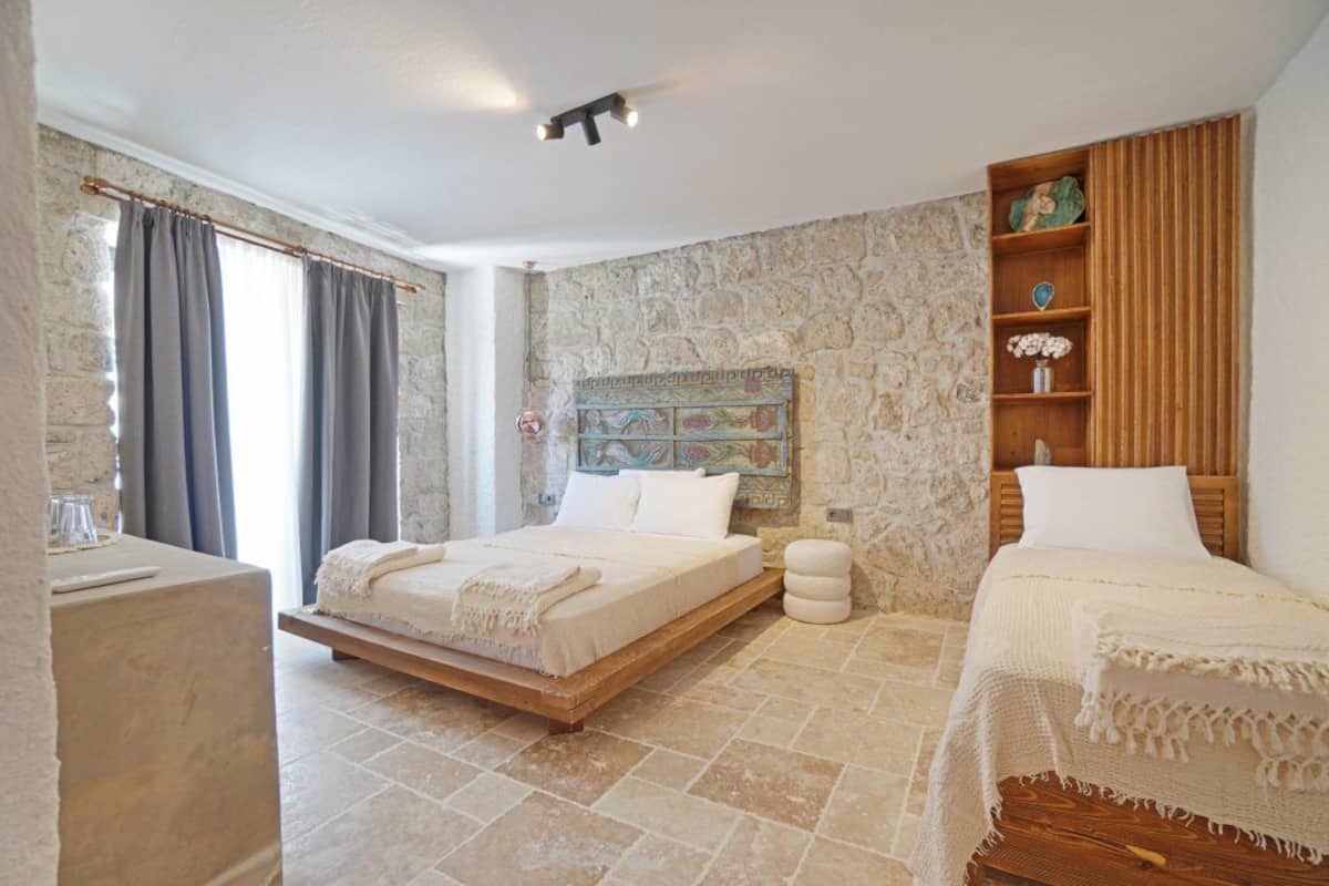Standard Room | 1 bedroom, premium bedding, in-room safe, iron/ironing board