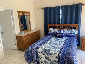 2 slaapkamers, een kluis op de kamer, een strijkplank/strijkijzer