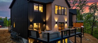 Family Friendly, Sleeps 10・Pool・Arcade・Hot Tub