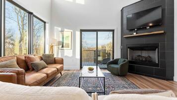 TV, fireplace, offices