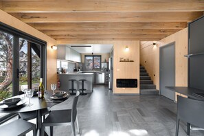 Dining - Cosy Cabin 15 min drive from Mount Hotham (Dinner Plain)