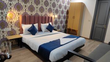 ملاءات من القطن المصري وأغطية فراش متميزة وألحفة محشوة بالريش