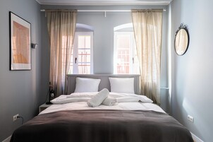 Deluxe Apartment, 2 Bedrooms | 2 bedrooms, iron/ironing board, free WiFi