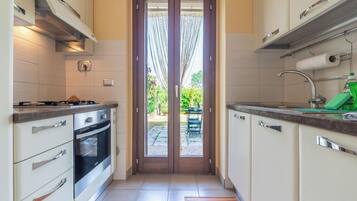 Fridge, microwave, dishwasher, toaster