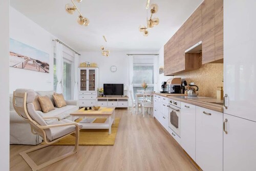 Modern Apartment for 6 People | Parking, Garden with a Terrace, Bicycles