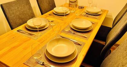 Casa Lobo - 3BR stay close to Munich City and Airport