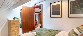 Madison House - Converted Church 5 Bed Pontypool