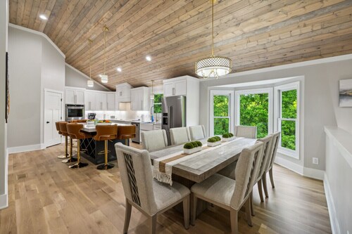 Stunning Private Retreat 25mins North of Nashville