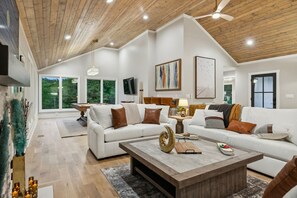 Smart TV, fireplace, video games, table tennis