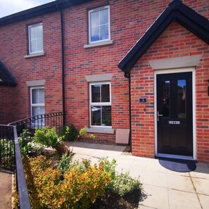 Room - 3BR Cosy Modern Stay (Belfast)