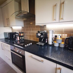 Room - 3BR Cosy Modern Stay (Belfast)