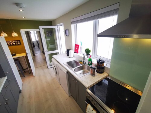 4BR Modern Botanic House