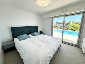 5 bedrooms, iron/ironing board, WiFi - Luxury ! Villa d’architecte piscine - Vue mer 180° (Guidel)