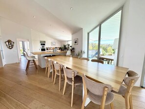Dining - Luxury ! Villa d’architecte piscine - Vue mer 180° (Guidel)