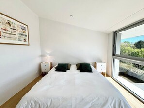5 bedrooms, iron/ironing board, WiFi