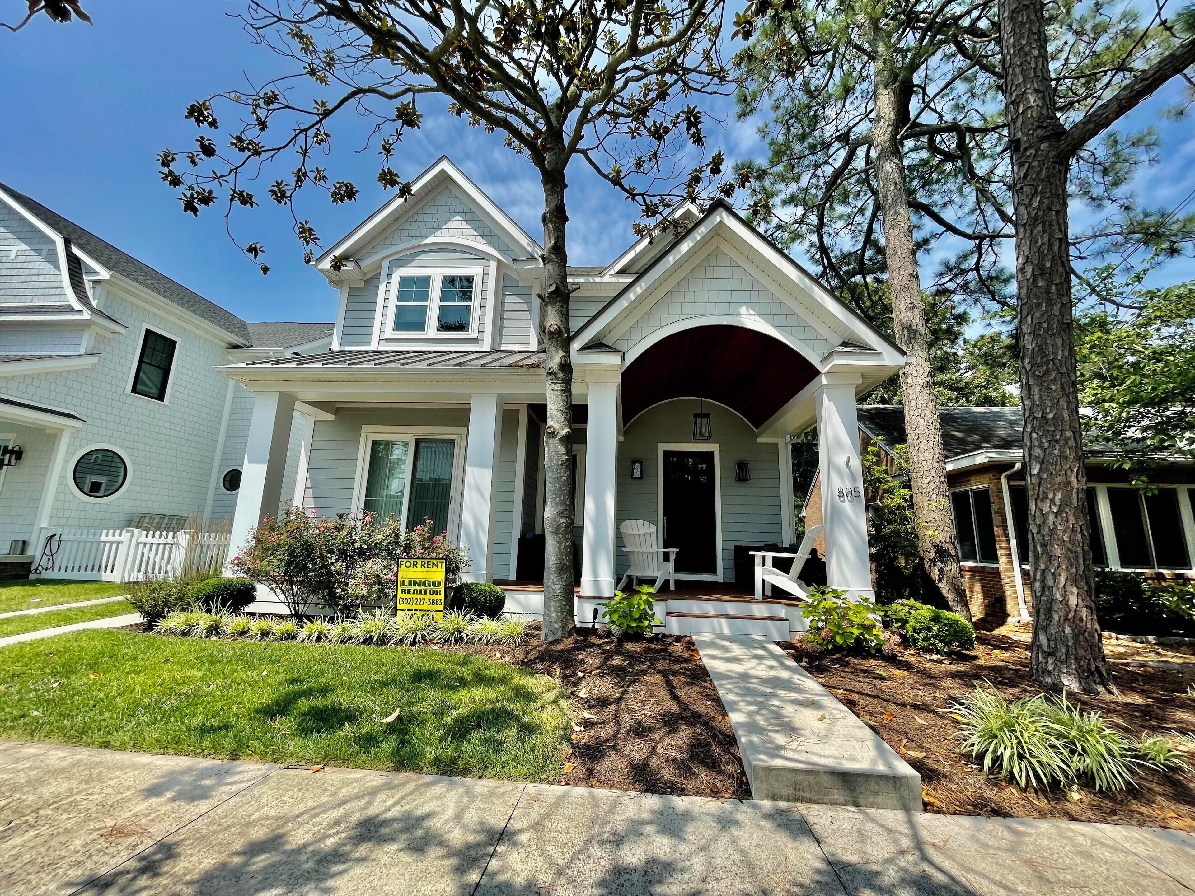BEAUTIFUL HOME WITH PRIVATE POOL!