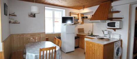 Réfrigérateur, micro-ondes, four, lave-vaisselle