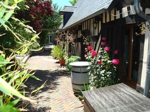 Exterior - La Cour Saint Richer (Basseneville)