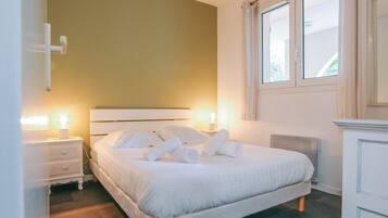 1 bedroom, iron/ironing board, free WiFi, bed sheets