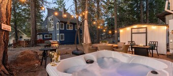 Designer A Frame with AC Pets Big Bear NEW Hot Tub