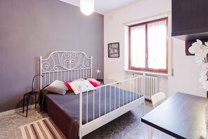 2 bedrooms, iron/ironing board, WiFi, bed sheets - 2 bedroom apartment in rome (Roma)