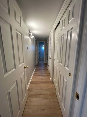 Interior - Steps From UNMC, Dining, Explore Midtown (Omaha)