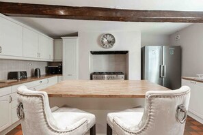 Private kitchen - Elegant Georgian Listed Townhouse *City Centre* (Liverpool)