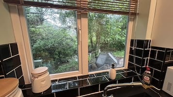 小屋 | 浴室 | 淋浴设施、吹风机、毛巾