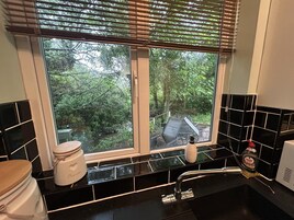 Cabana | Banheiro | Chuveiro, secador de cabelo, toalhas de banho 