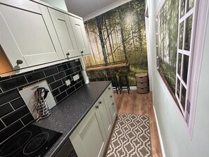 เคบิน | ครัวส่วนตัว | ตู้เย็น, ไมโครเวฟ, เตาอบ, เตาประกอบอาหาร