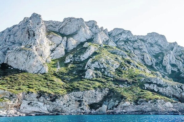 Shower, towels, soap, shampoo