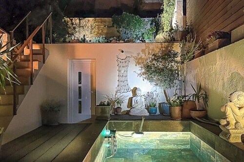 VILLA PITA, PISCINE AU COEUR DES GOUDES.